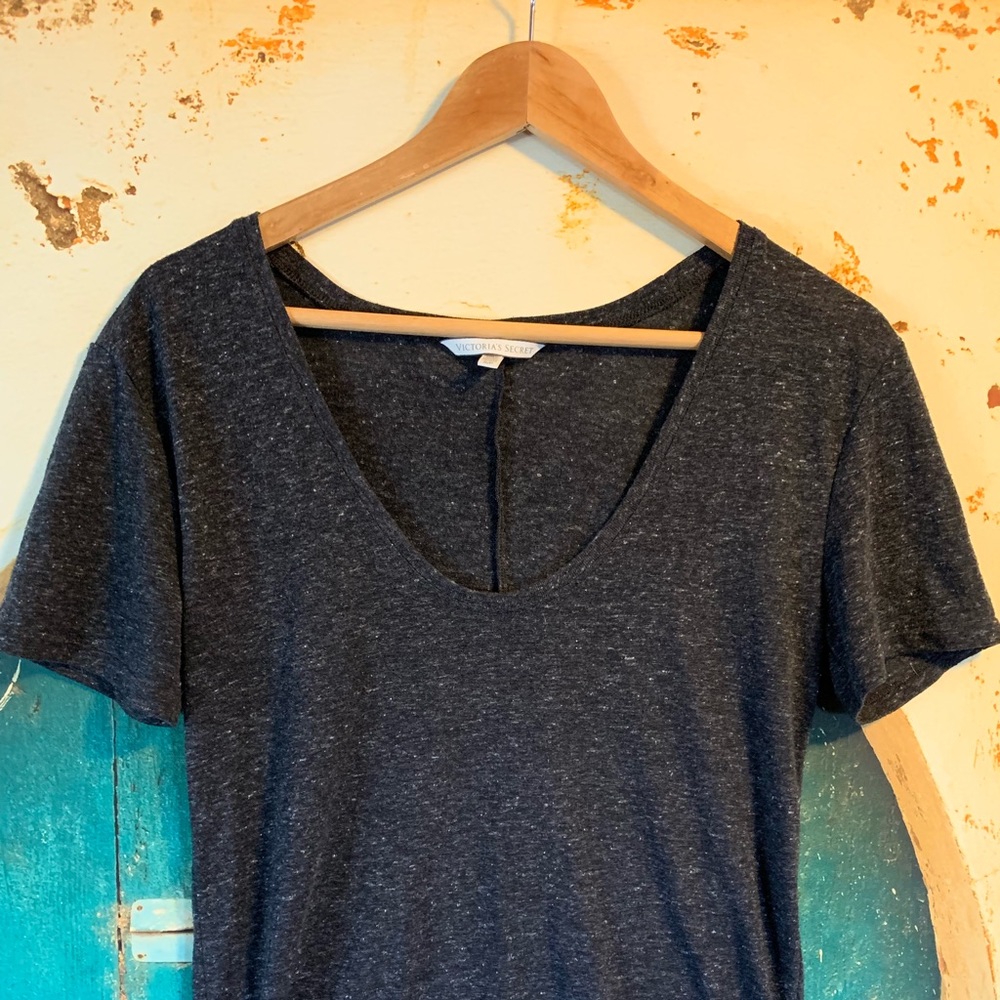 2/$35 ❤️ Victoria’s Secret tee